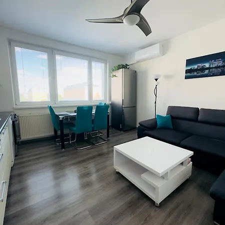 Coolhue Apartment